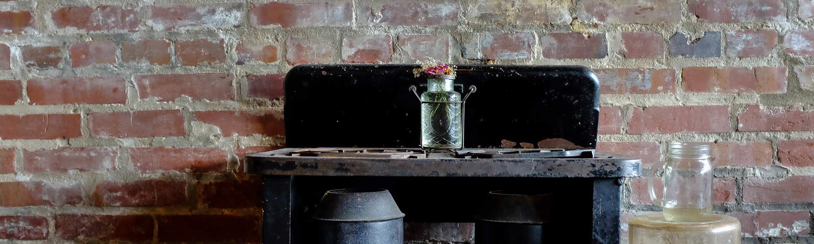 old stove at hillbilly tea